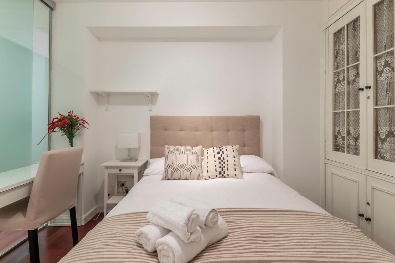 Old Town Ix By Aston Apartment